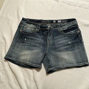 Women’s Sz 33 Miss Me Jean Shorts